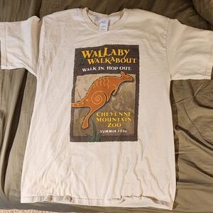Vintage Early 2000s Cheyenne Mountain Zoo Graphic Tee